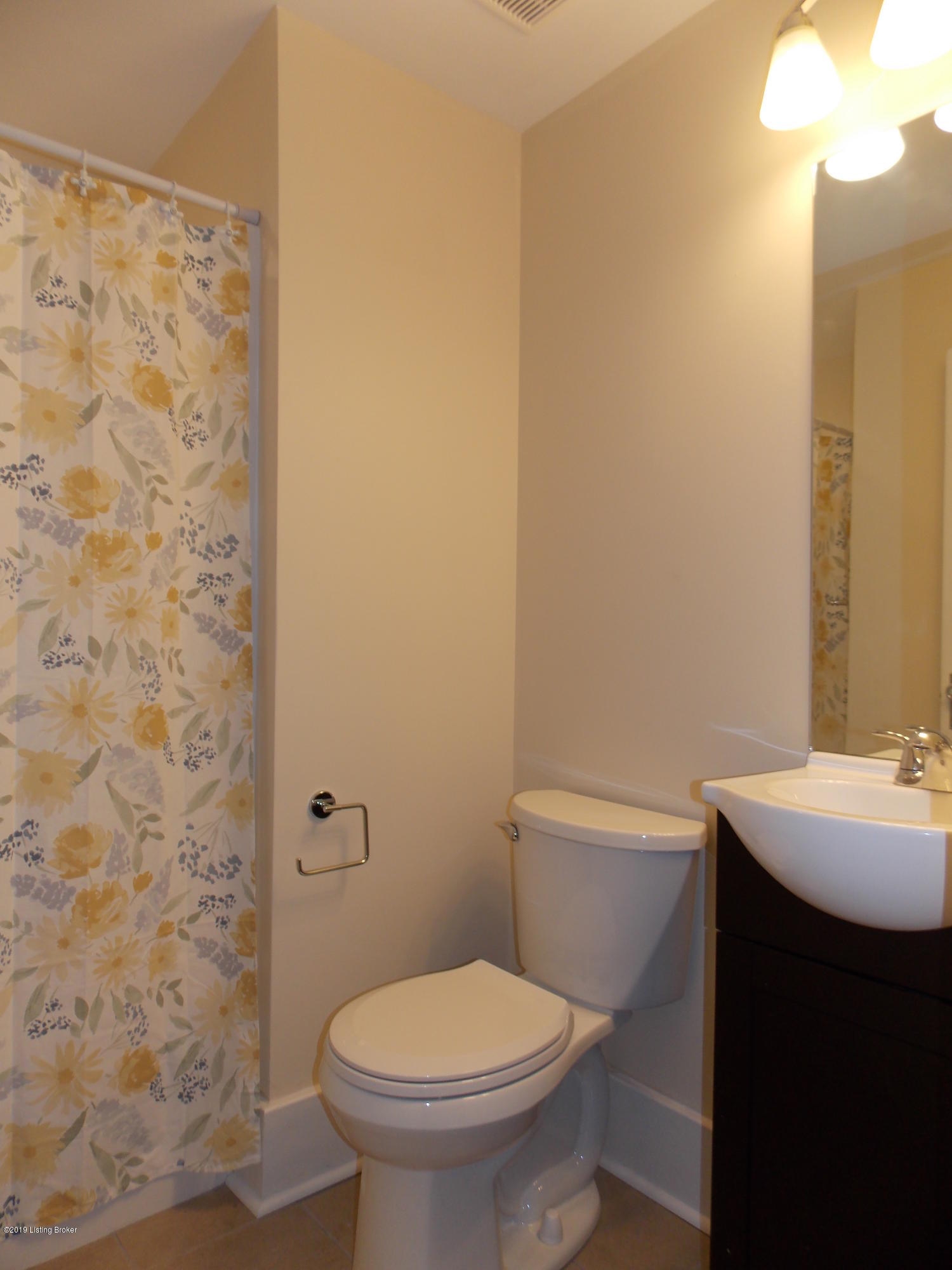 3021 Lexington Road Louisville, KY 40206 - Photo 31 of 53 29-upstairs full bath