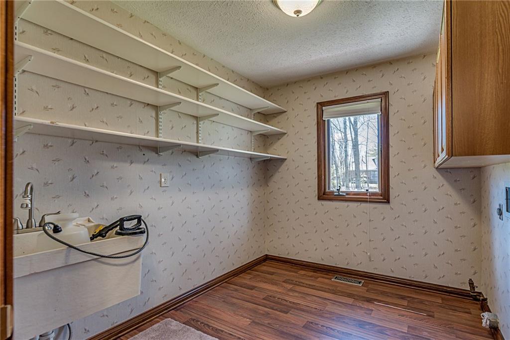 8940 Promontory Road Indianapolis, IN 46236 - Photo 12 of 33 Gallery Image 12