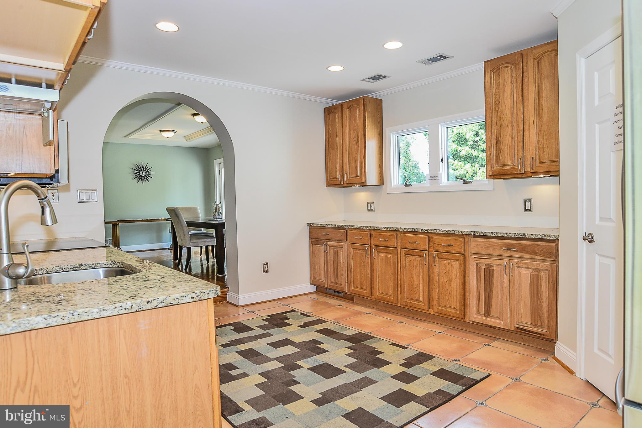 15500 Layhill Road Silver Spring, MD 20906 - Photo 3 of 30 Kitchen