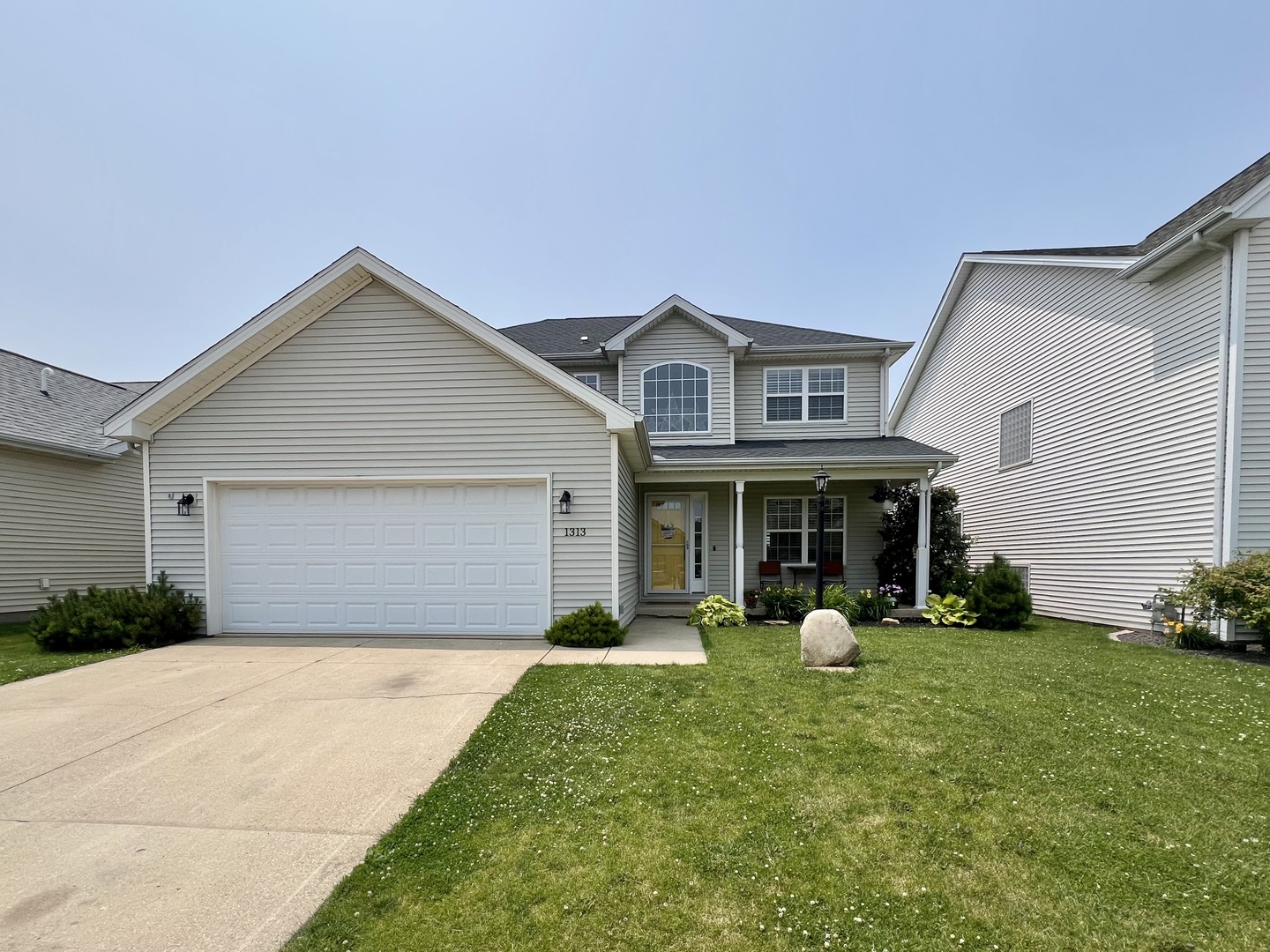 1313 West Ridge Lane Champaign, IL 61822 - Photo 2 of 40 Gallery Image 2