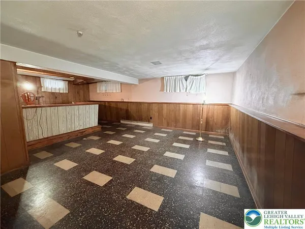 $325,000 | 826 Whittier Drive, Allentown, PA 18103