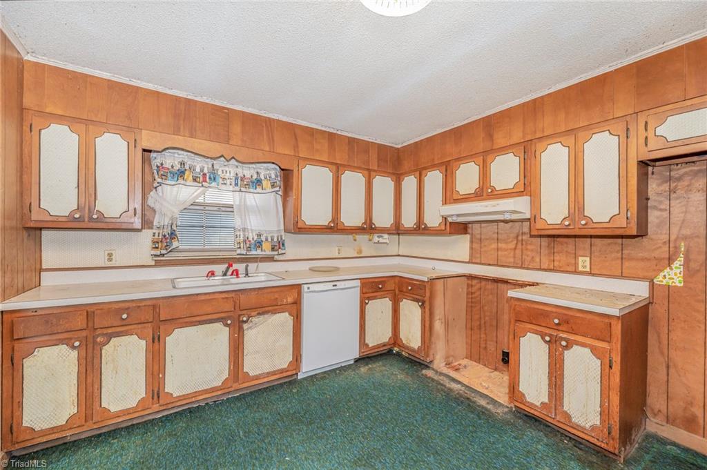 3709 Whitfield Road Winston-Salem, NC 27105 - Photo 9 of 13