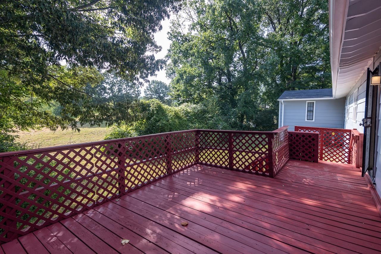 3864 Hobson Road Memphis, TN 38128 - Photo 16 of 19 View of wooden terrace