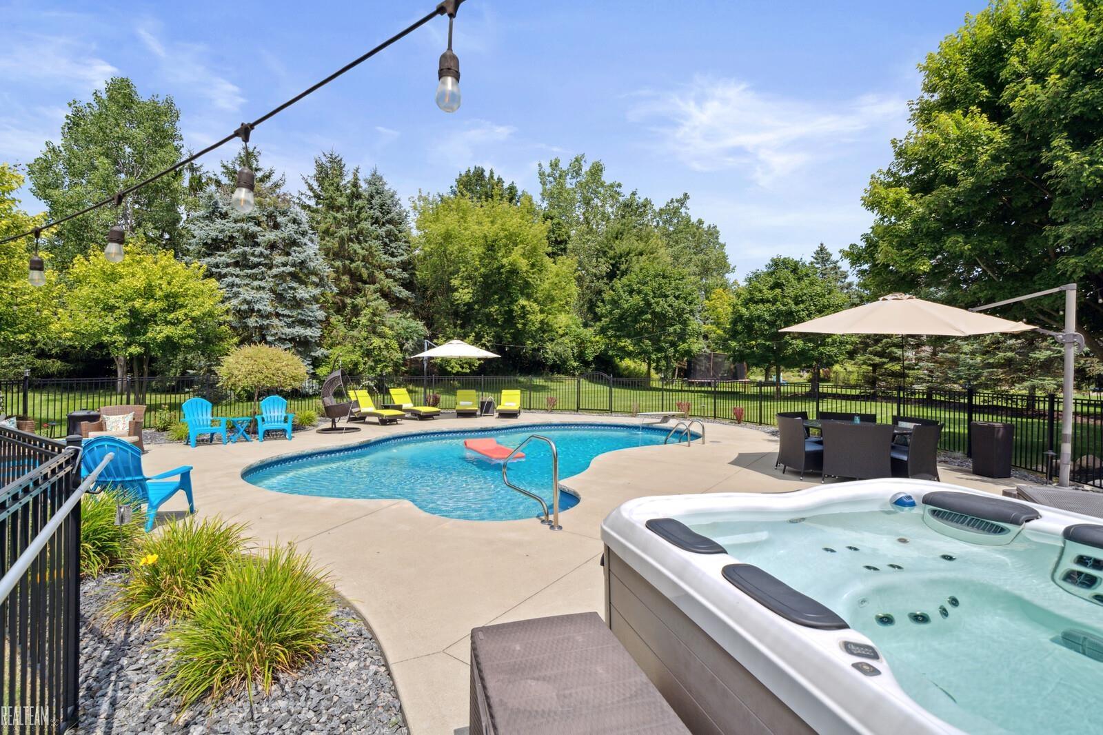 4133 Oak Tree Circle Rochester, MI 48306 - Photo 52 of 65 50149801-4ba1e2ad-0d36-4b4d-8454-5df8f7a0979f.JPG