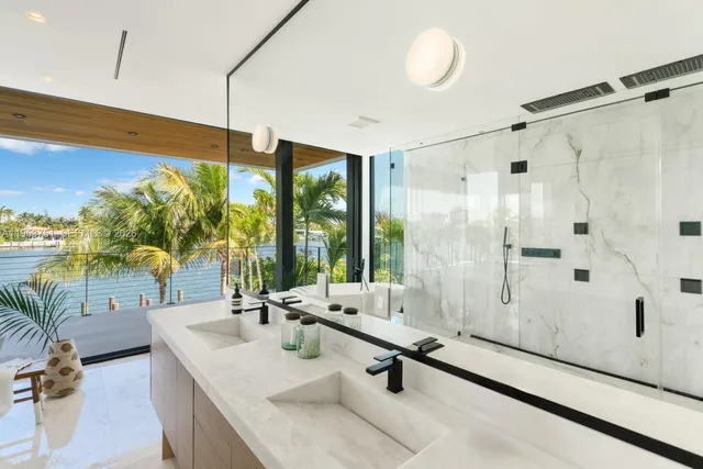 $39,000 | 701 86th Street, Miami Beach, FL 33141