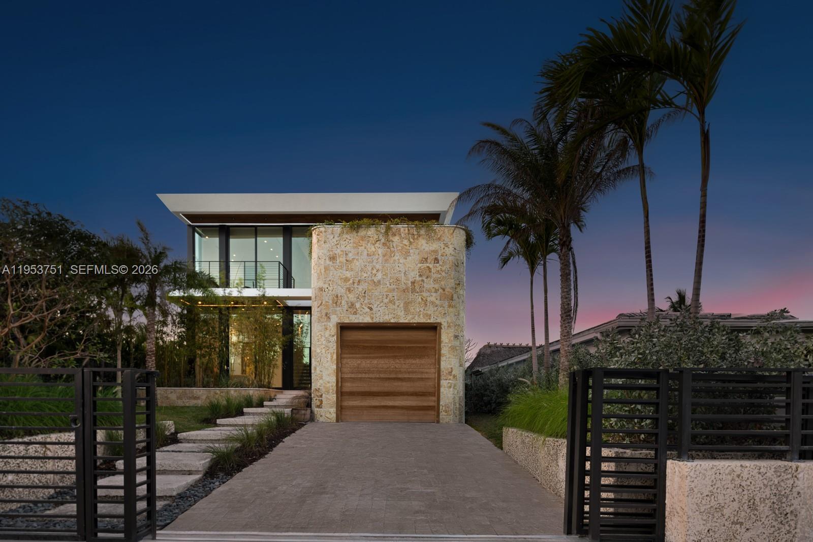 701 86th Street Miami Beach, FL 33141 - Photo 4 of 40