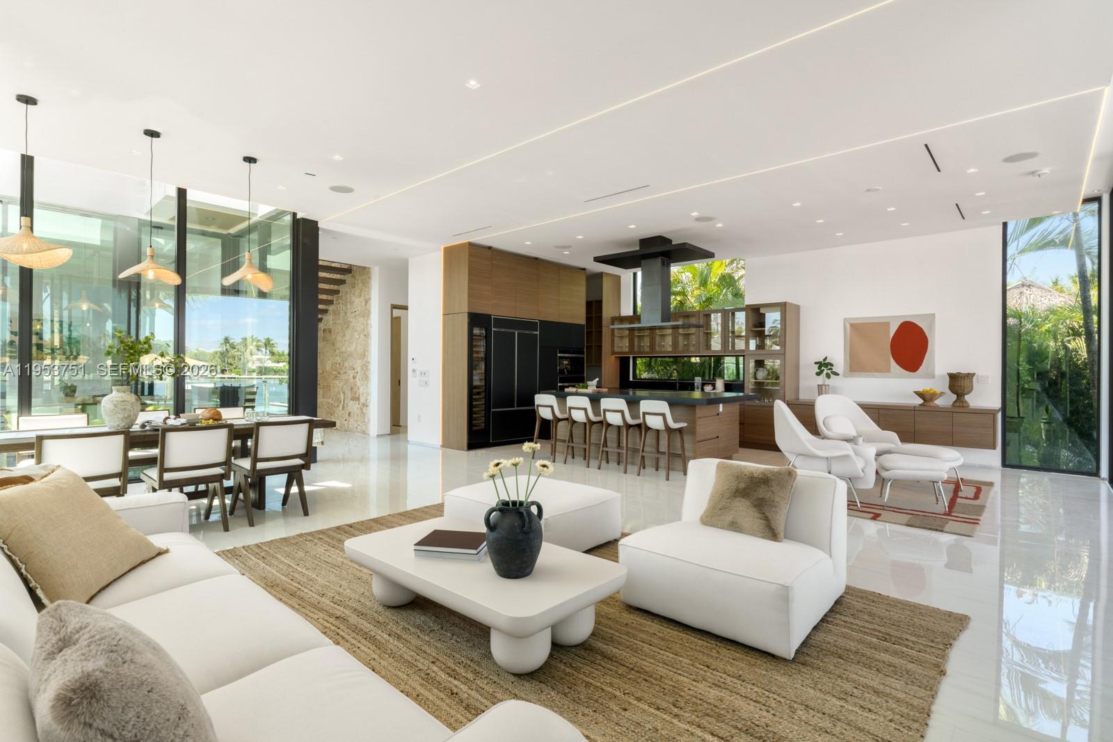 701 86th Street Miami Beach, FL 33141 - Photo 8 of 40