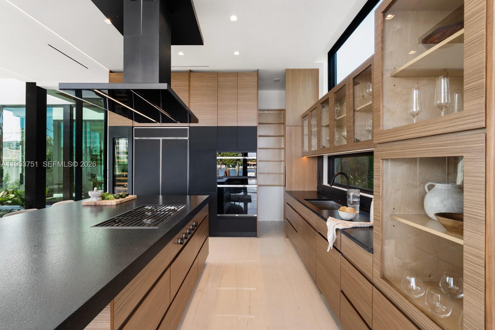 701 86th Street Miami Beach, FL 33141 - Photo 9 of 40