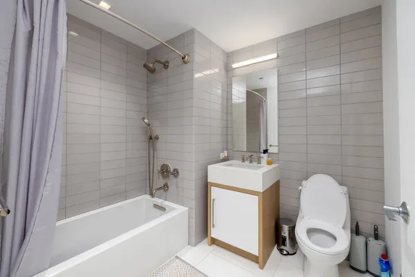 $7,200 | 75 Park Lane South, Unit 3507, Jersey City, NJ 07310