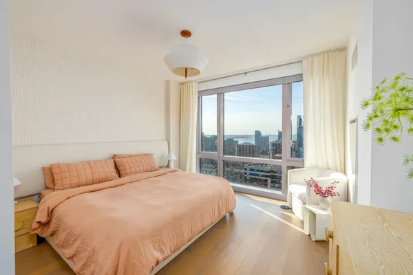 $7,200 | 75 Park Lane South, Unit 3507, Jersey City, NJ 07310