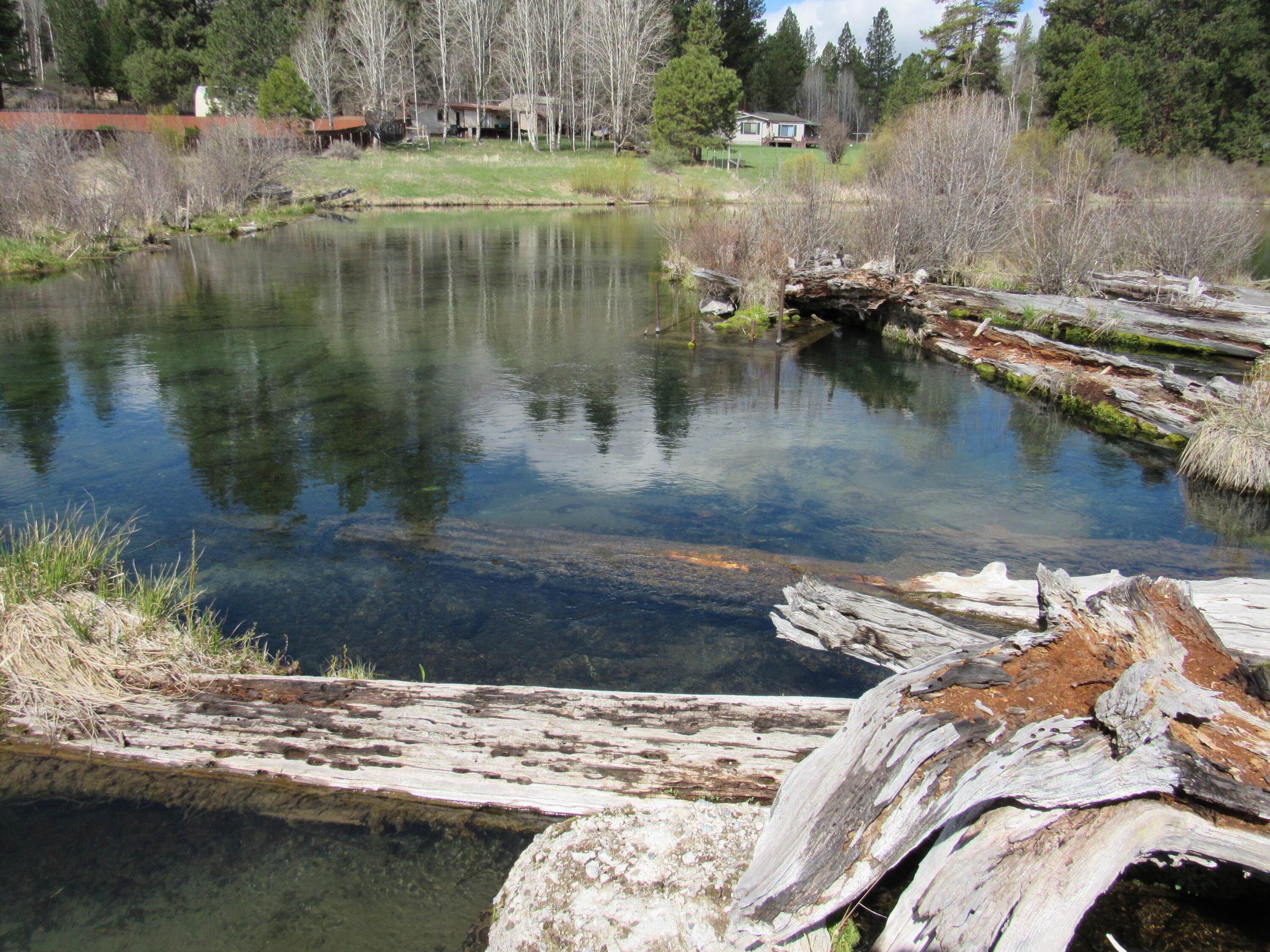 0 Longhorn Loop, Unit 883882 Chiloquin, OR 97624 - Photo 3 of 11 a view of a lake from a yard