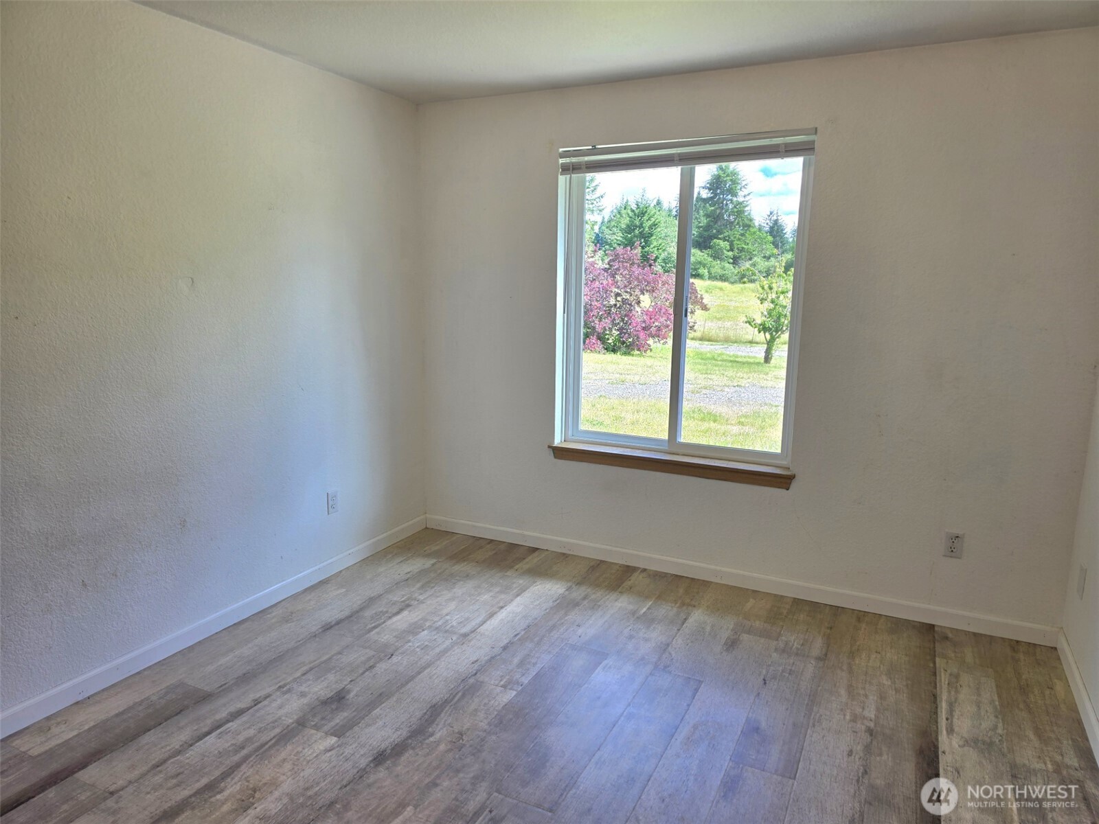 11916 Fillman Road Southeast Rainier, WA 98576 - Photo 14 of 33