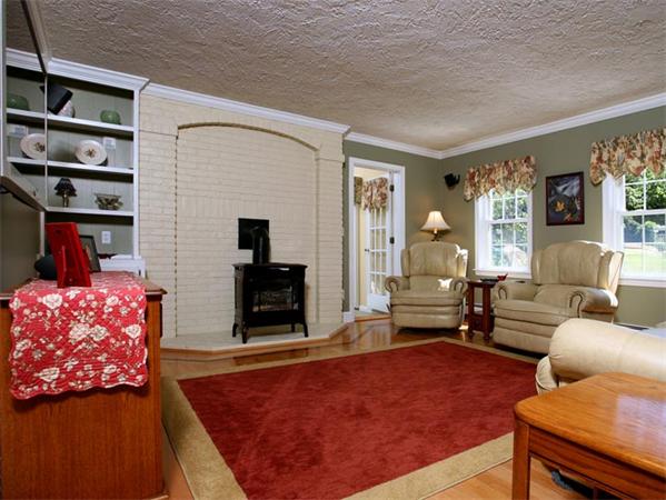42 Glenwood Road Rutland, MA 01543 - Photo 9 of 23