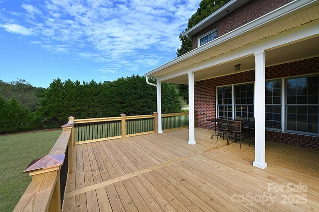 a house view with a outdoor space