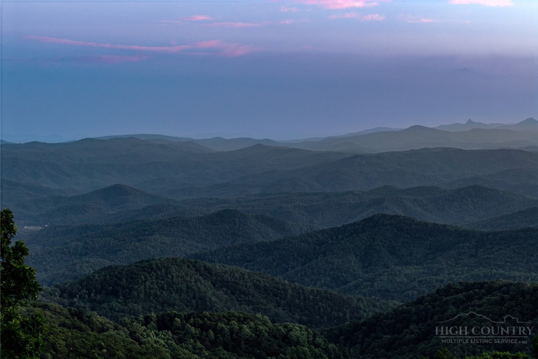 403 Laurel Park Road Blowing Rock, NC 28605 - Photo 5 of 46