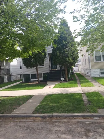 $1,700 | 5925 West Eastwood Avenue, Unit 1, Chicago, IL 60630