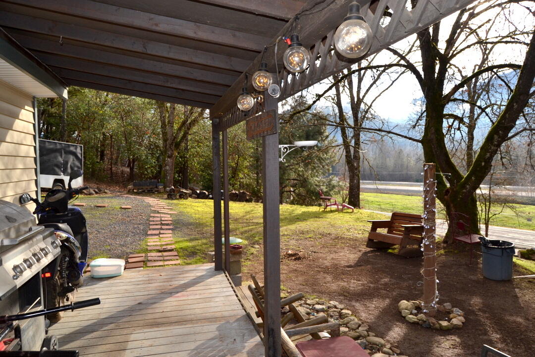 4860 North River Road Gold Hill, OR 97525 - Photo 15 of 27 DSC_3986