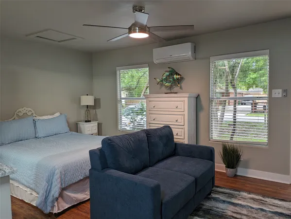 $1,500 | 418 Waco Avenue, League City, TX 77573