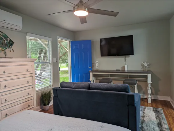 $1,500 | 418 Waco Avenue, League City, TX 77573