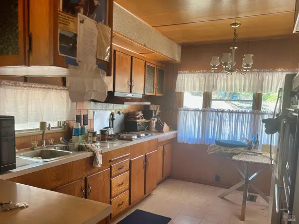 $249,000 | 46145 Meadow Lane North, Laytonville, CA 95454