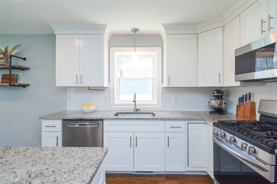 34 Hickory Road Cumberland, RI 02864 - Photo 12 of 30