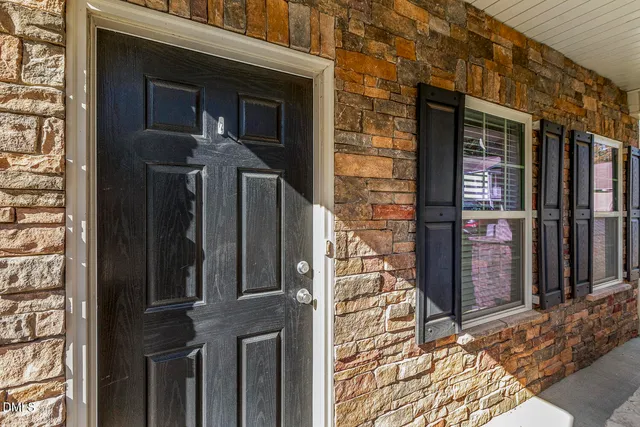 a view of entryway and hall