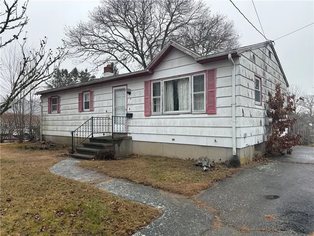 $300,000 | 6 Holmes Street, Westerly, RI 02891