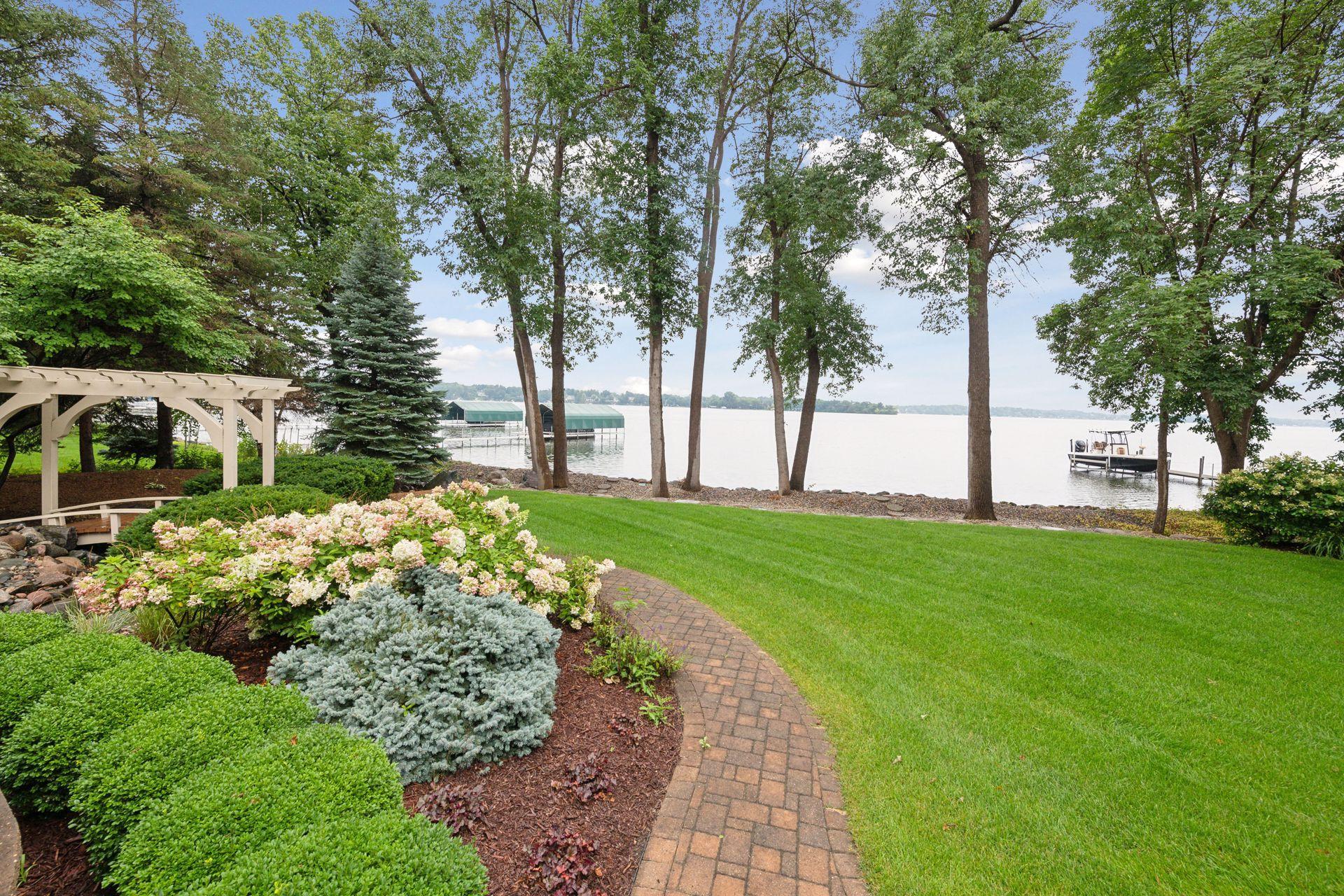 2771 Shadywood Road Orono, MN 55331 - Photo 3 of 60