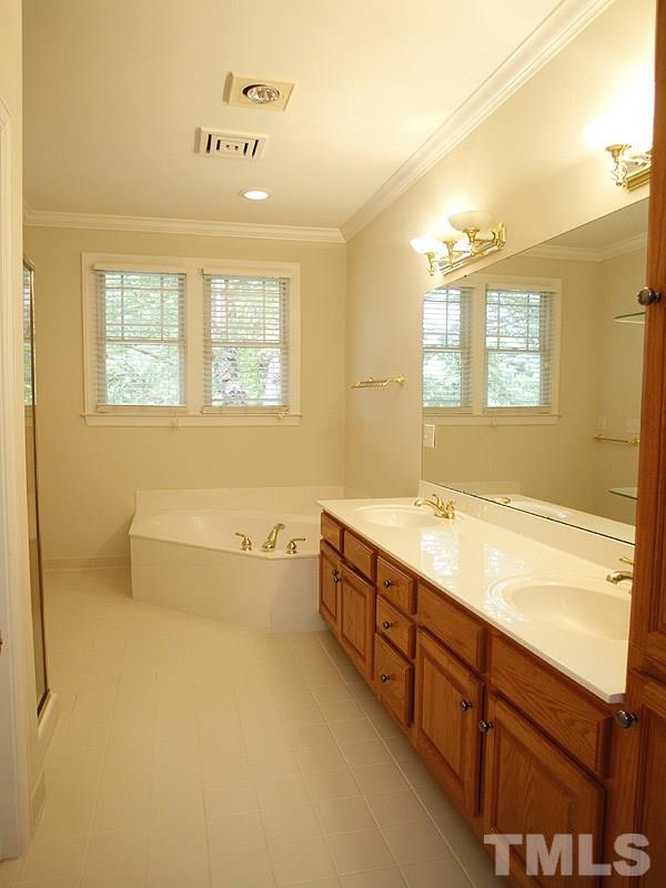 4822 Crestmore Road Raleigh, NC 27612 - Photo 8 of 17 Gallery Image 8
