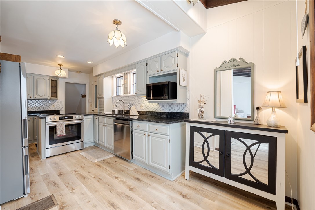 22 Ridgeview Drive Perinton, NY 14445 - Photo 15 of 28