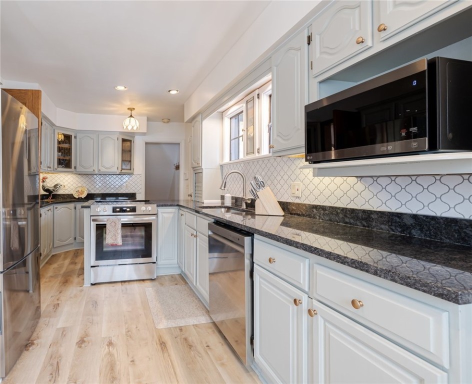 22 Ridgeview Drive Perinton, NY 14445 - Photo 16 of 28