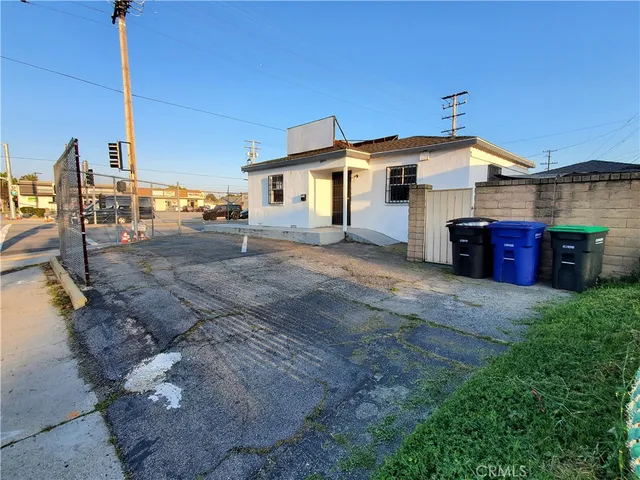 $899,000 | 16811 Lakewood Boulevard, Bellflower, CA 90706