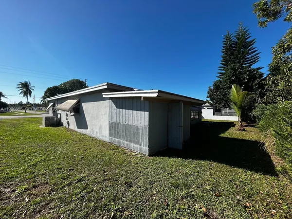 $4,942 | 4753 Northwest 41st Street, Lauderdale Lakes, FL 33319