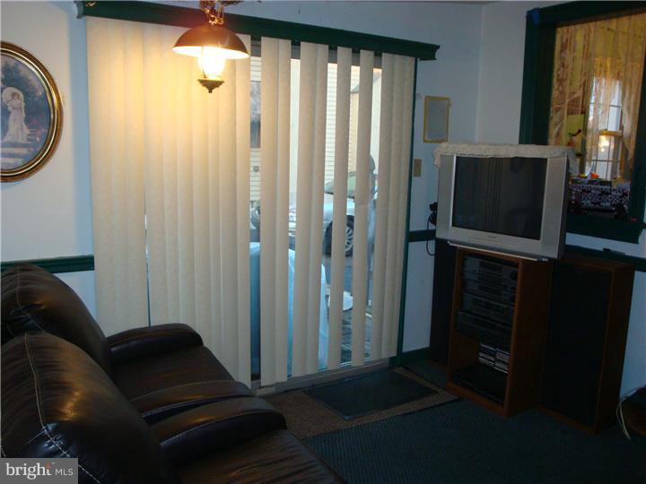 411 Abbott Road Hatboro, PA 19040 - Photo 11 of 25 Family Room
