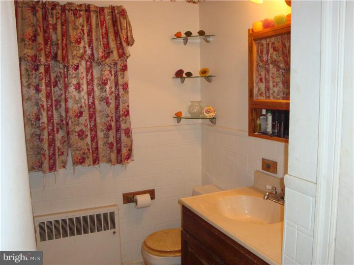411 Abbott Road Hatboro, PA 19040 - Photo 14 of 25 Bathroom