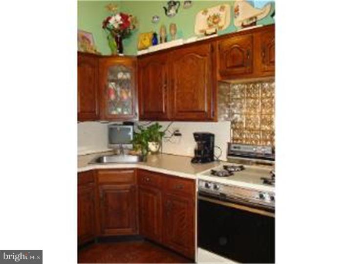 411 Abbott Road Hatboro, PA 19040 - Photo 7 of 25 Kitchen