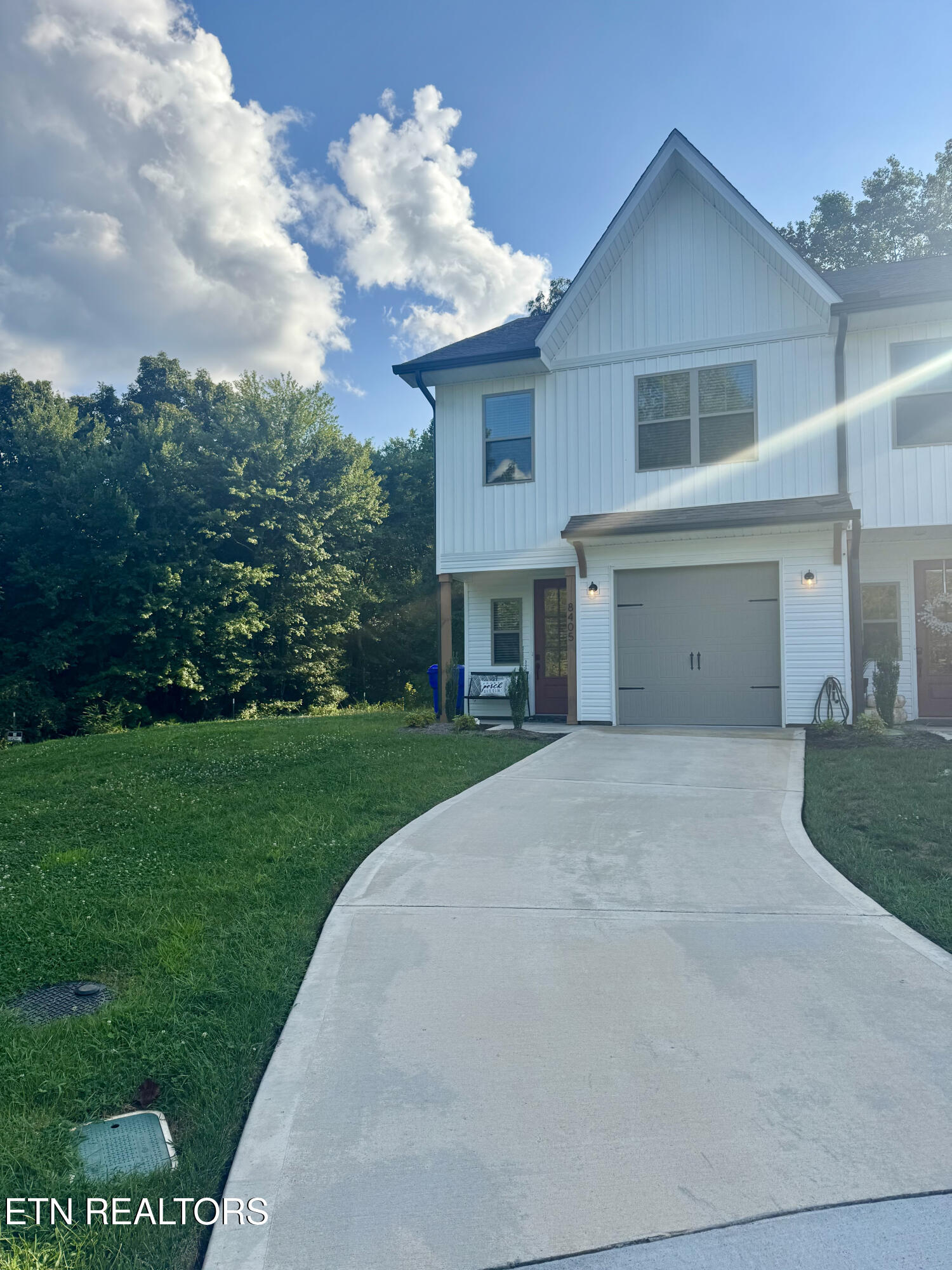 8405 Whisper Lane Powell, TN 37849 - Photo 2 of 36 House 2