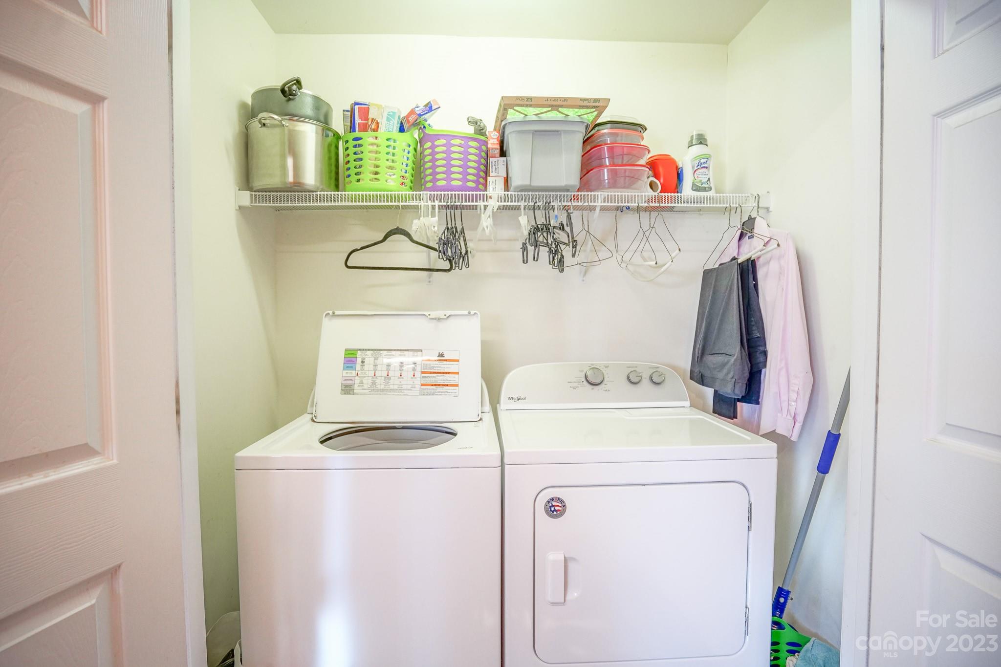 907 McDonald Road Charlotte, NC 28214 - Photo 16 of 28 a utility room with dryer and washer