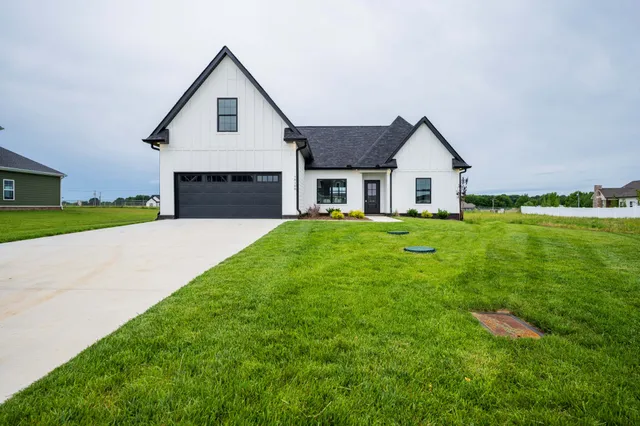 $424,500 | 10108 Whitehorn Lane, Bell Buckle, TN 37020