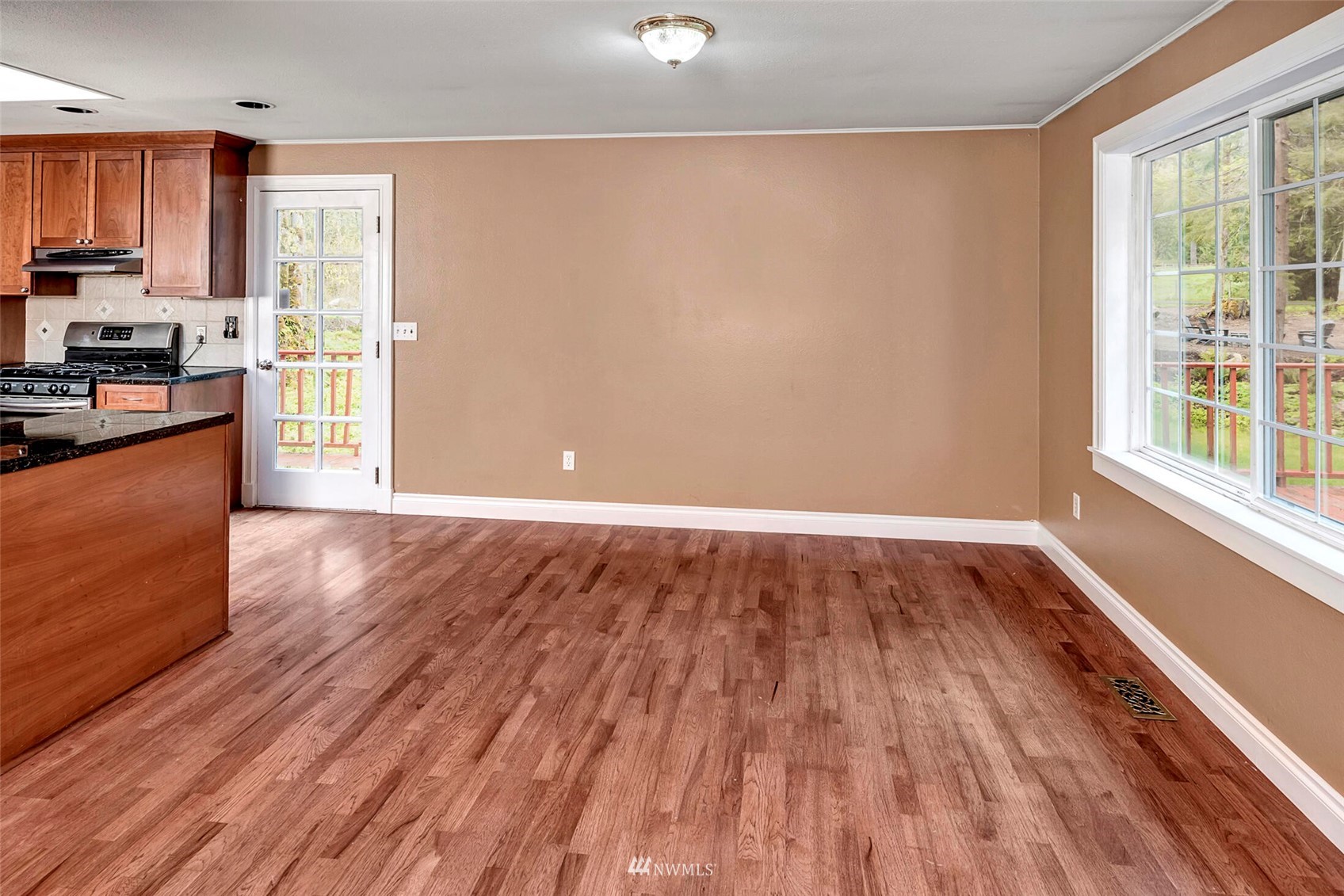 28207 Southeast Issaquah-Fall City Road Fall City, WA 98024 - Photo 9 of 40 Gallery Image 9