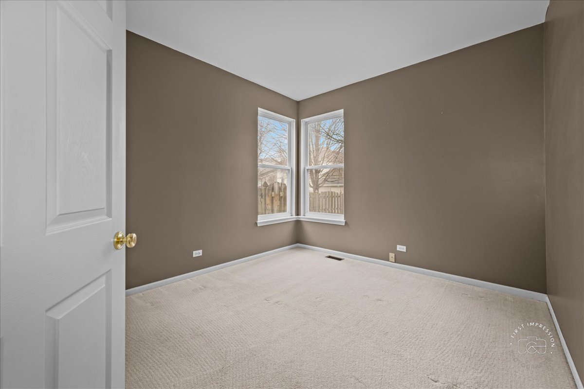 1635 Rosehall Lane Elgin, IL 60123 - Photo 13 of 29