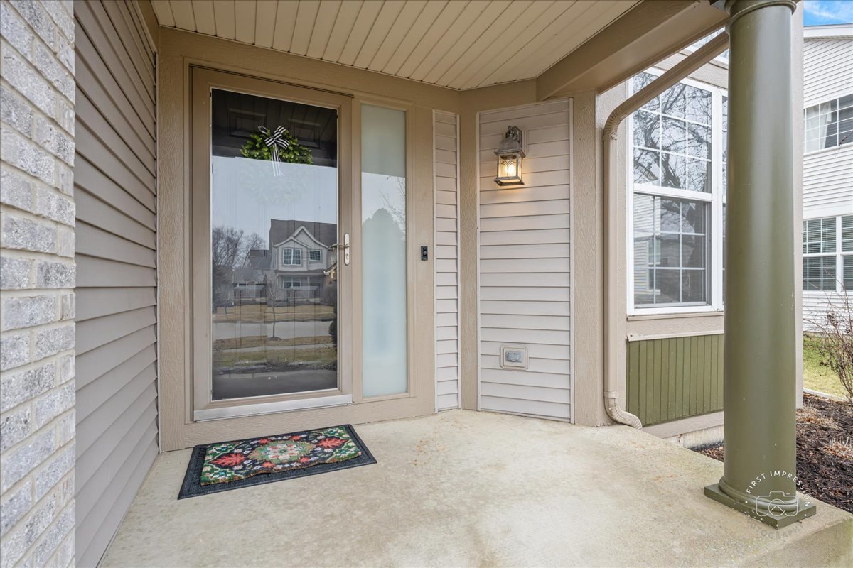 1635 Rosehall Lane Elgin, IL 60123 - Photo 3 of 29