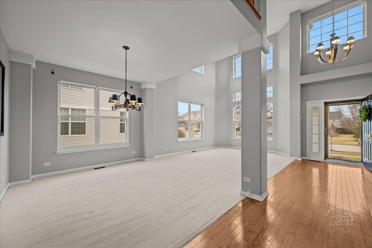 1635 Rosehall Lane Elgin, IL 60123 - Photo 6 of 29