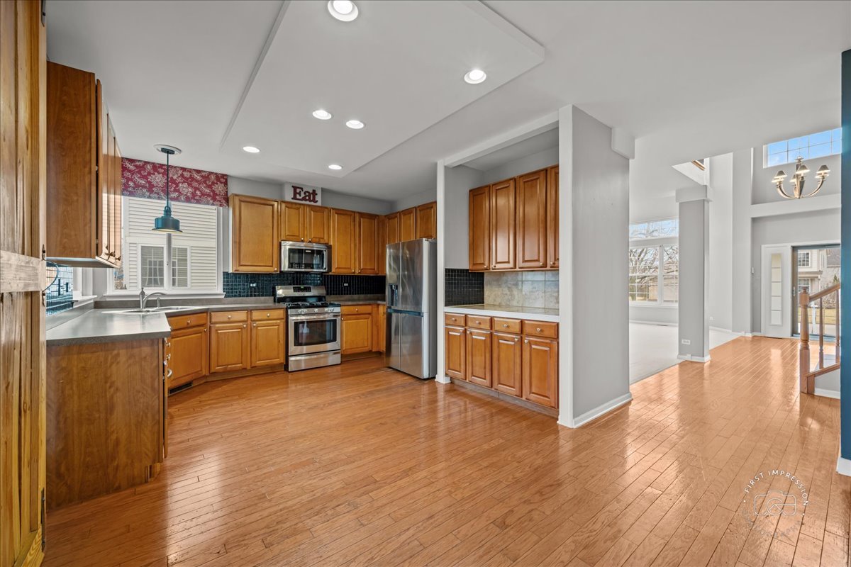 1635 Rosehall Lane Elgin, IL 60123 - Photo 9 of 29