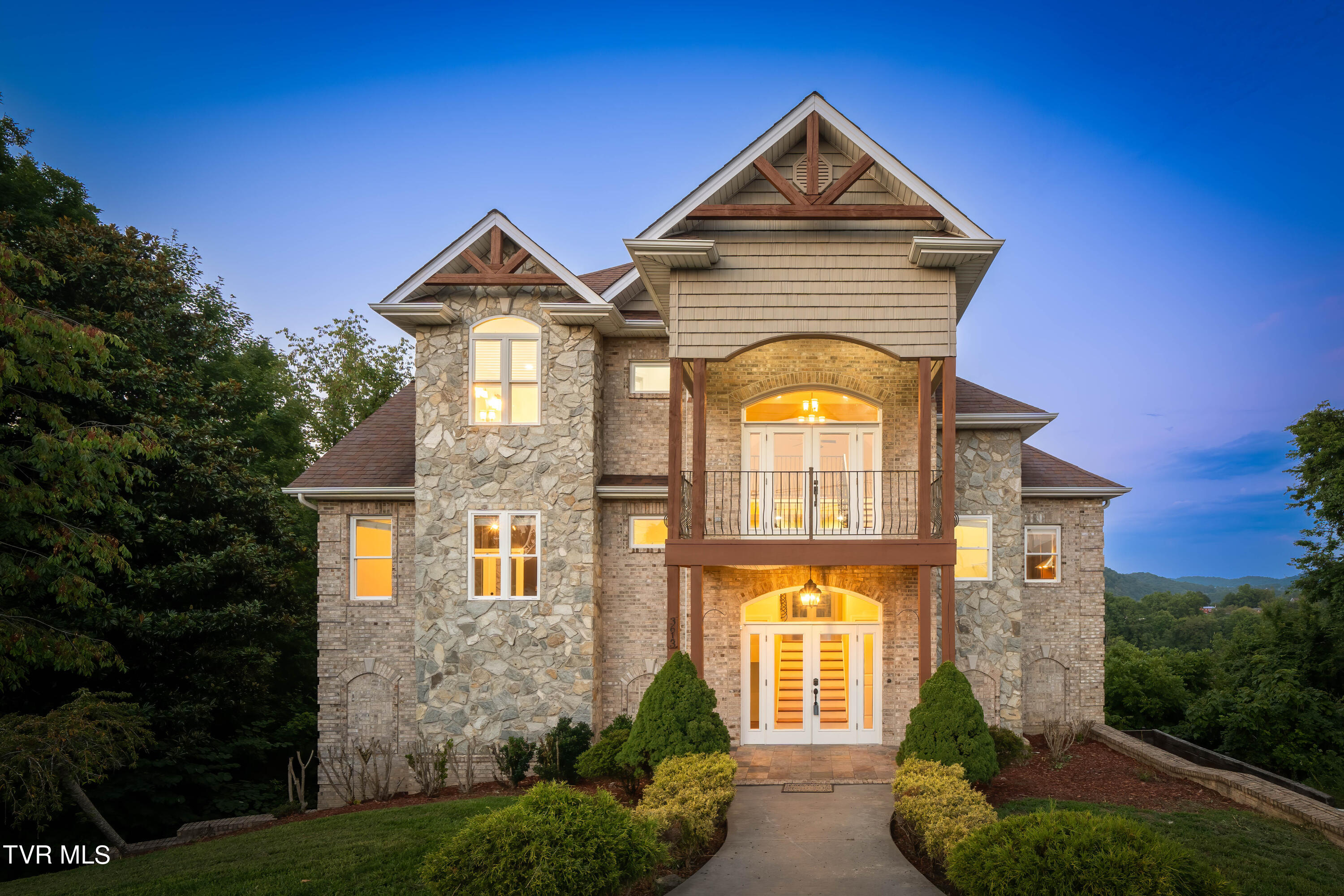 3613 Crest Road Kingsport, TN 37664 - Photo 1 of 58 3613 Crest Rd (2 of 61)