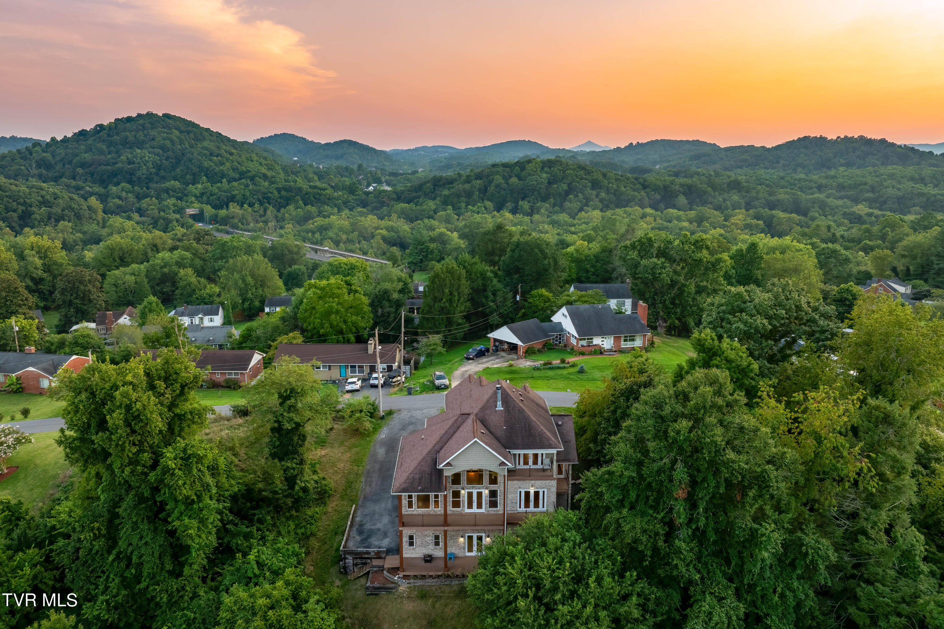 3613 Crest Road Kingsport, TN 37664 - Photo 14 of 58 3613 Crest Rd (15 of 61)