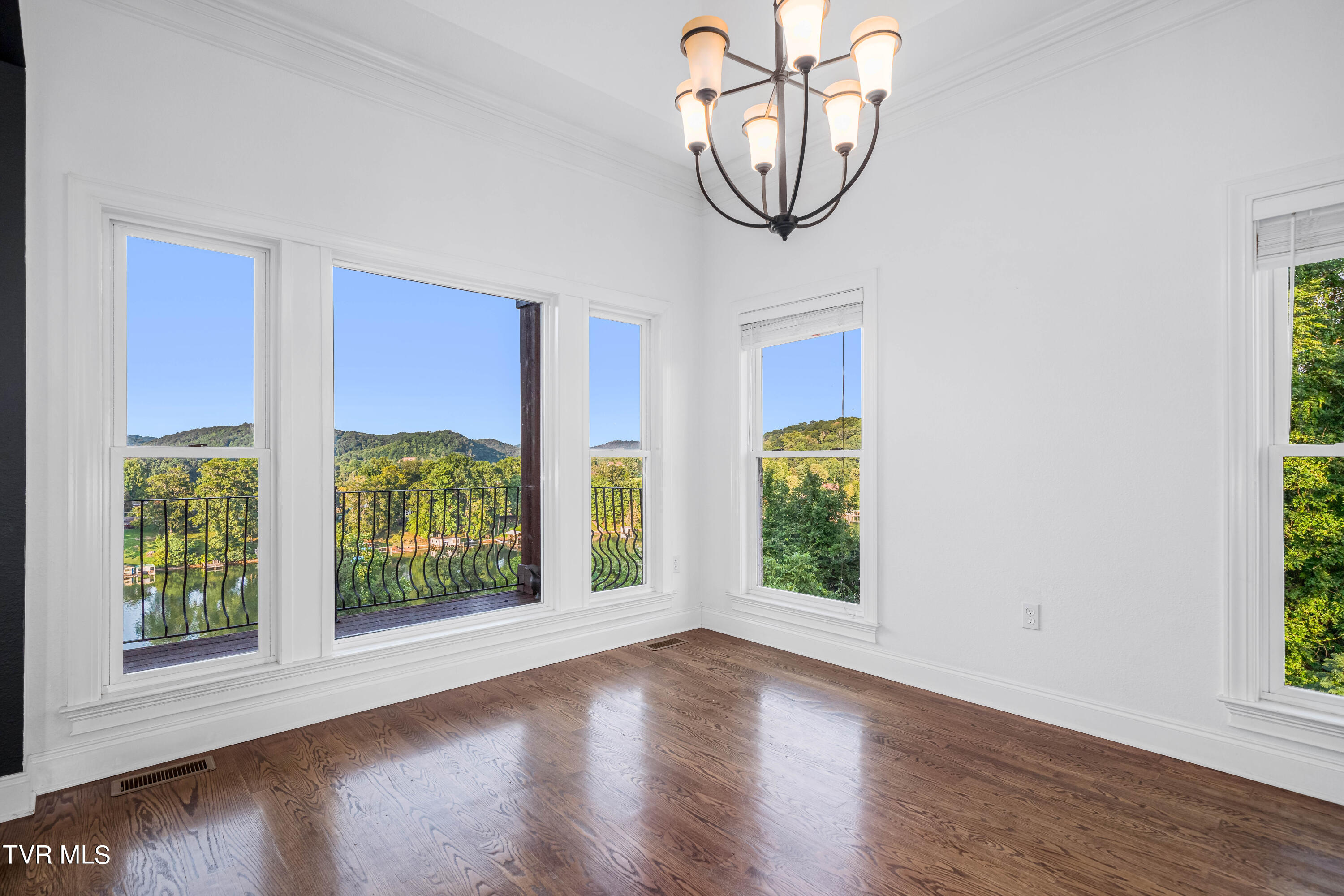 3613 Crest Road Kingsport, TN 37664 - Photo 25 of 58 3613 Crest Rd (26 of 61)