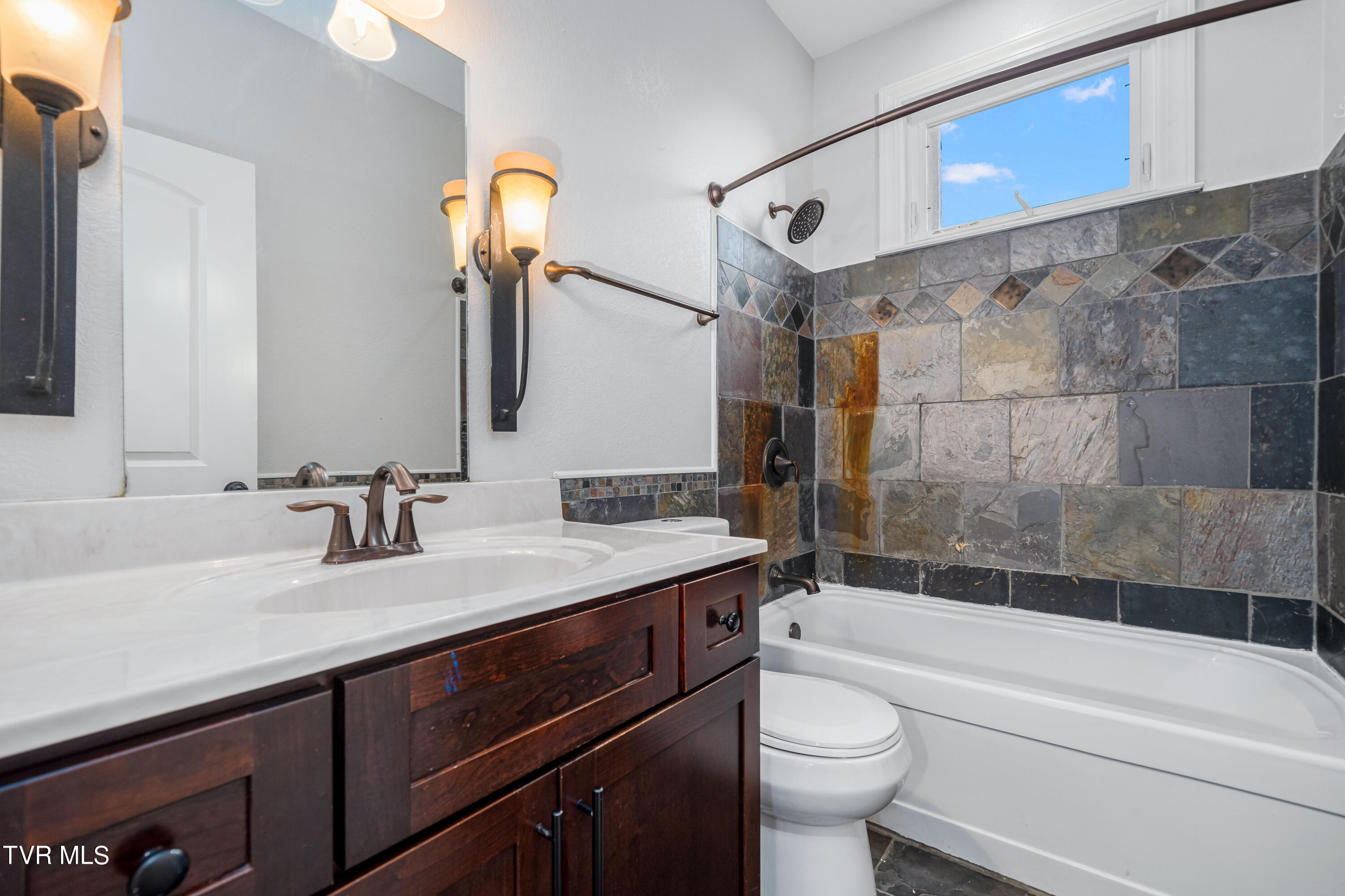 3613 Crest Road Kingsport, TN 37664 - Photo 33 of 58 3613 Crest Rd (34 of 61)