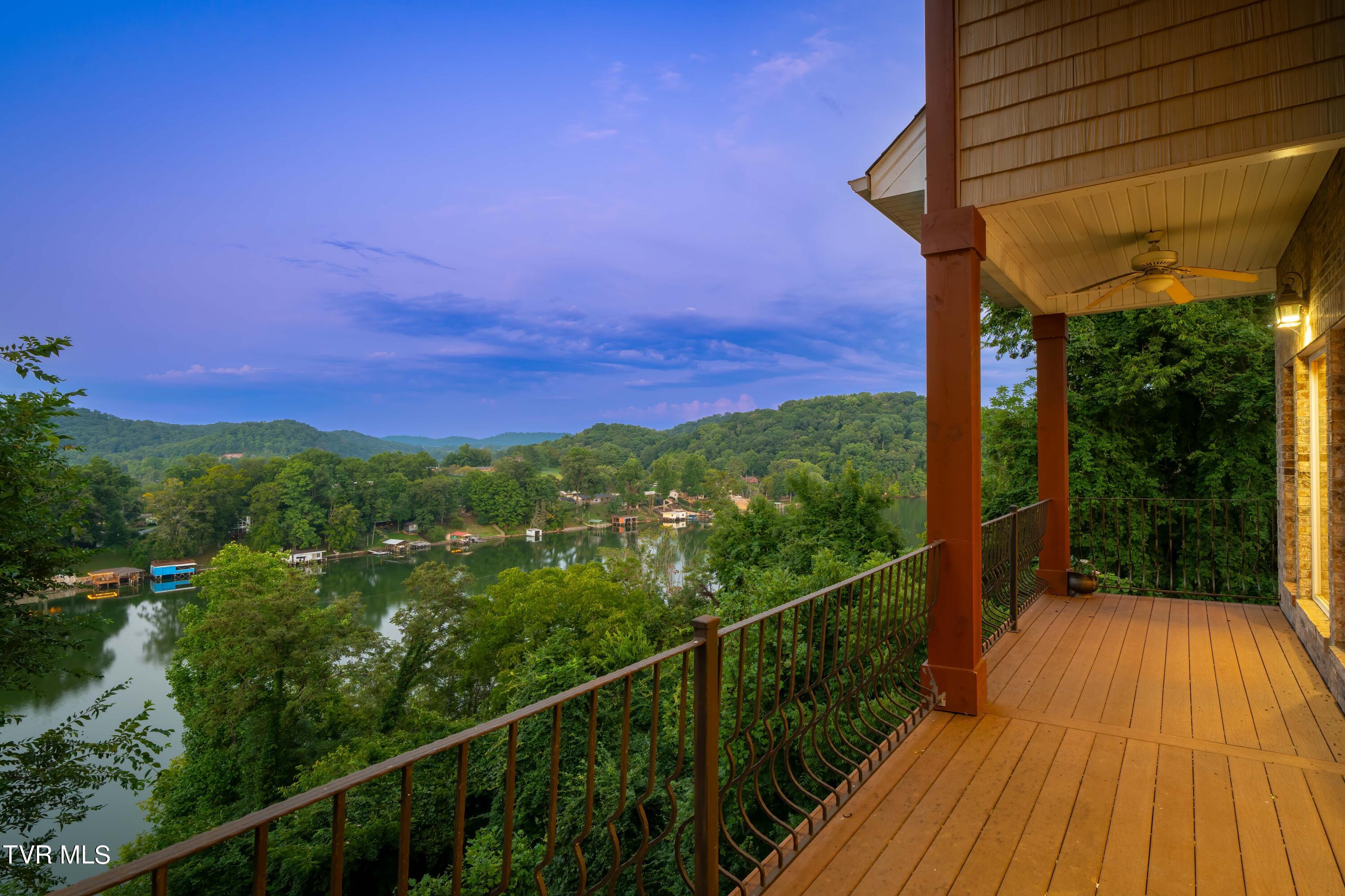 3613 Crest Road Kingsport, TN 37664 - Photo 4 of 58 3613 Crest Rd (4 of 61)