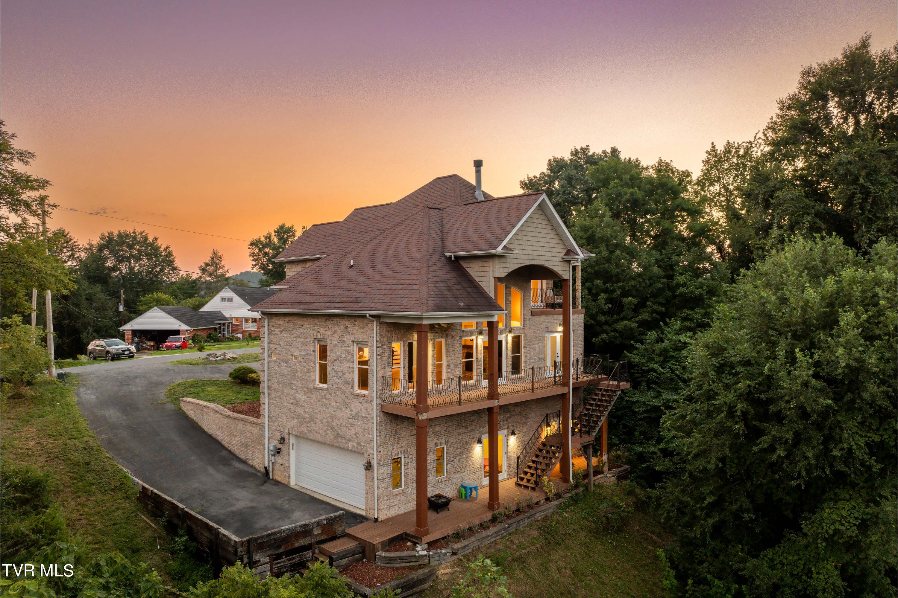 3613 Crest Road Kingsport, TN 37664 - Photo 7 of 58 3613 Crest Rd (7 of 61)